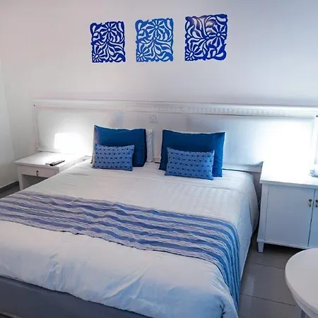 Nereus Hotel 3*