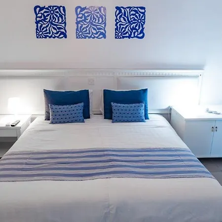 Nereus Hotel 3*